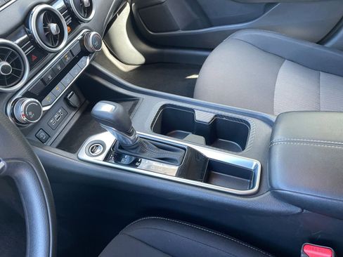 Used 2025 Nissan Sentra SV image 39