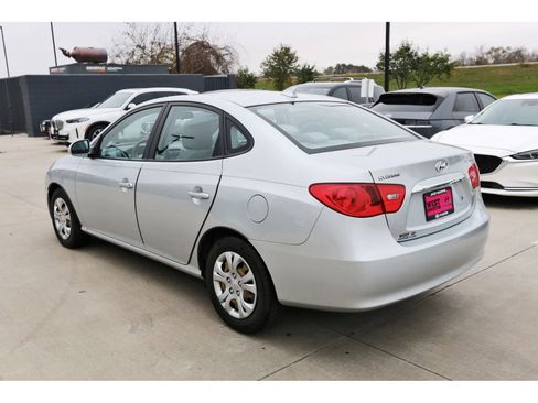 Used 2010 Hyundai Elantra GLS image 6