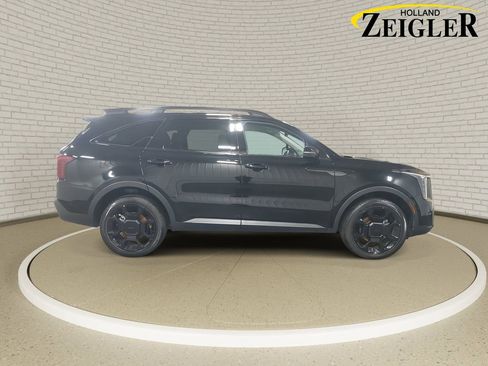 Used 2025 Kia Sorento SX image 4