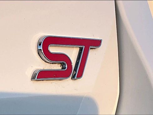 Used 2022 Ford Explorer ST w/ Equipment Group 401A image 9