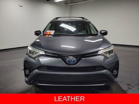 Used 2018 Toyota RAV4 Limited image 2