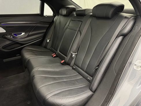 Used 2017 Mercedes-Benz S 550 4MATIC Sedan image 32