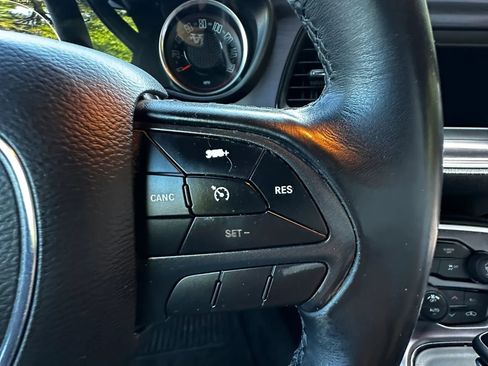 Used 2018 Dodge Challenger SXT RWD image 30