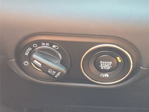 Used 2019 Maserati Levante GranLusso image 28