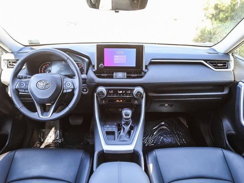 Used 2023 Toyota RAV4 XLE Premium image 11