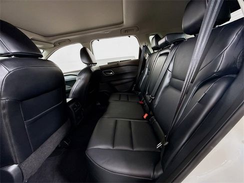 Certified 2021 Nissan Rogue SV w/ Premium Package image 9