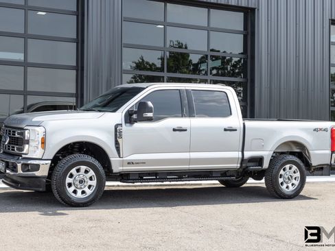 Used 2024 Ford F250 XLT AWD/4WD image 3