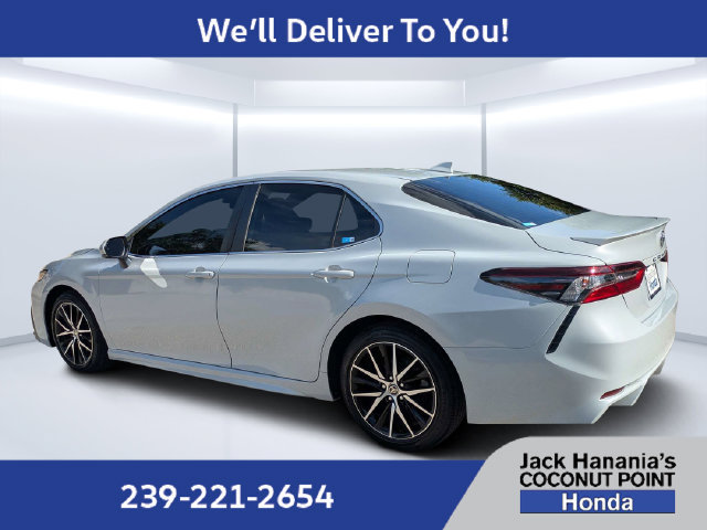 Used 2023 Toyota Camry SE w/ Cold Weather Package FWD image 5