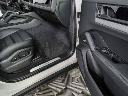 New 2026 Porsche Cayenne Coupe AWD/4WD image 27