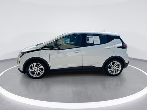 Used 2023 Chevrolet Bolt LT w/ Driver Confidence Package FWD image 6