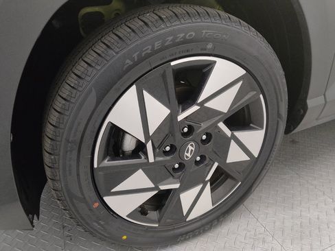 Used 2024 Hyundai Kona SEL FWD image 31