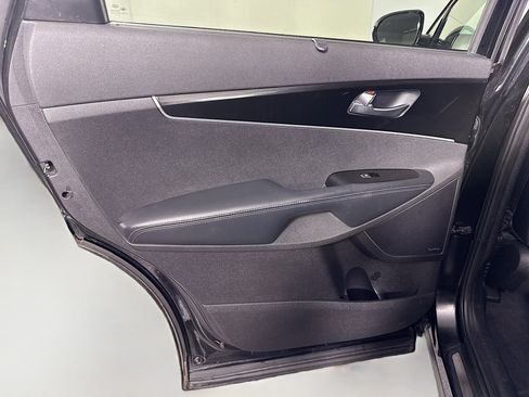 Used 2016 Kia Sorento SX image 26
