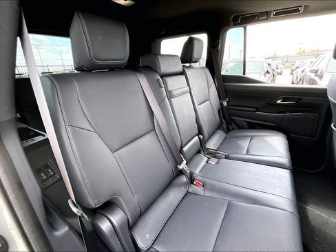 Used 2024 Lexus GX 550 w/ Accessory Package (Z1) image 34