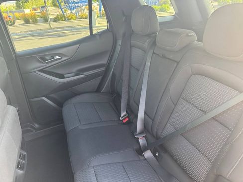 Used 2026 Chevrolet Equinox LT AWD/4WD image 13