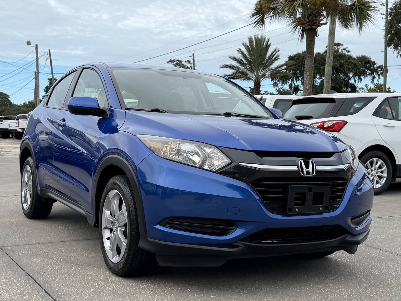 Used 2018 Honda HR-V LX image 2