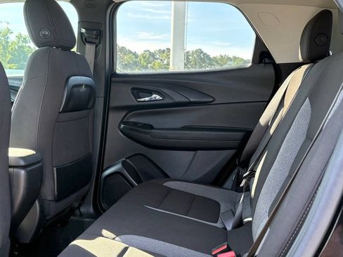 Used 2023 Chevrolet TrailBlazer LT FWD image 14