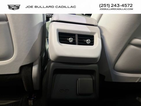 New 2025 Cadillac Optiq Luxury 1 image 19