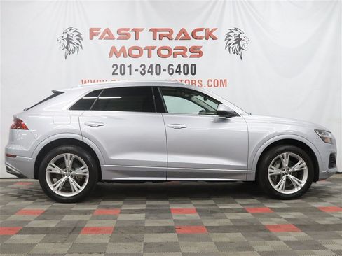 Used 2019 Audi Q8 Premium Plus w/ Premium Plus AWD/4WD image 4
