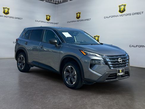 Used 2025 Nissan Rogue SV FWD image 7