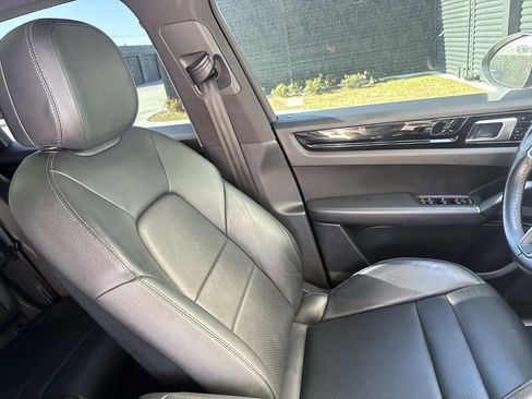 Used 2021 Porsche Cayenne image 16