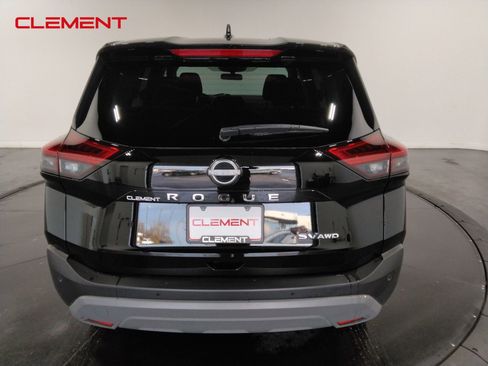 Used 2023 Nissan Rogue SV image 6