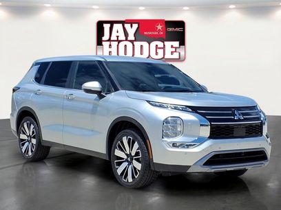Used 2025 Mitsubishi Outlander SE