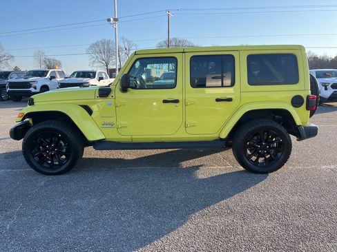 Used 2023 Jeep Wrangler Unlimited Sahara w/ Cold Weather Group image 8