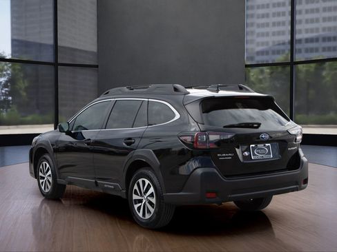 Used 2023 Subaru Outback Premium image 7