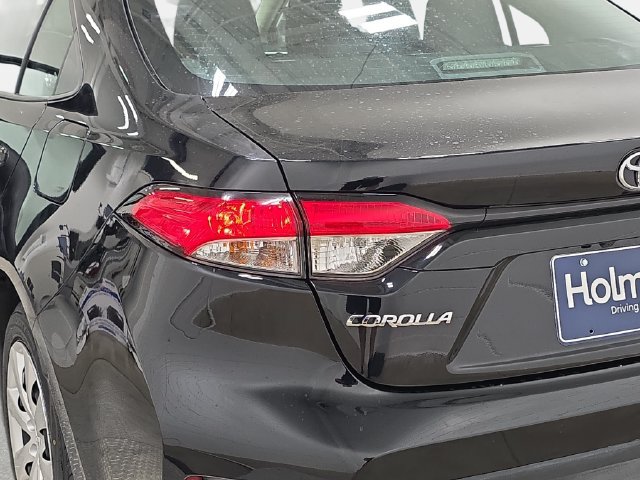 Certified 2025 Toyota Corolla LE FWD image 30
