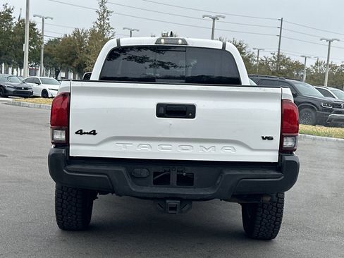 Used 2018 Toyota Tacoma SR5 image 5