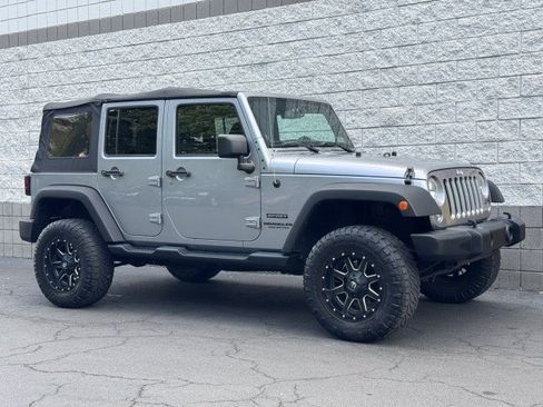 Used 2014 Jeep Wrangler Unlimited Sport w/ Quick Order Package 24S AWD/4WD image 4