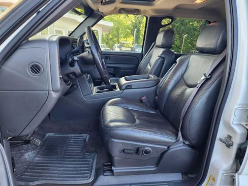 Used 2007 GMC Sierra 3500 SLT w/ Heavy-Duty Power Package AWD/4WD image 13