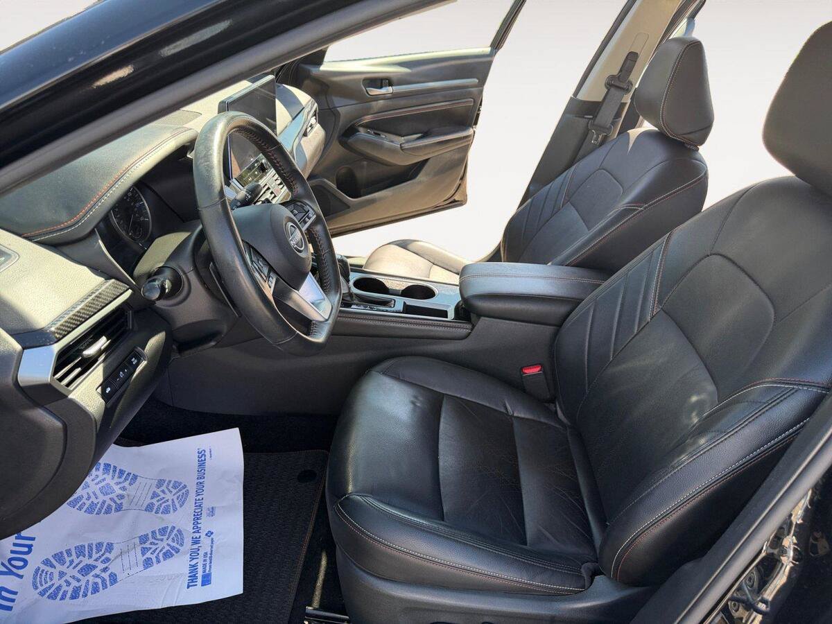 Used 2023 Nissan Altima 2.5 SR w/ SR Premium Package FWD image 9