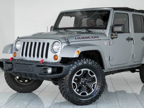 Used 2013 Jeep Wrangler Unlimited Rubicon image 56