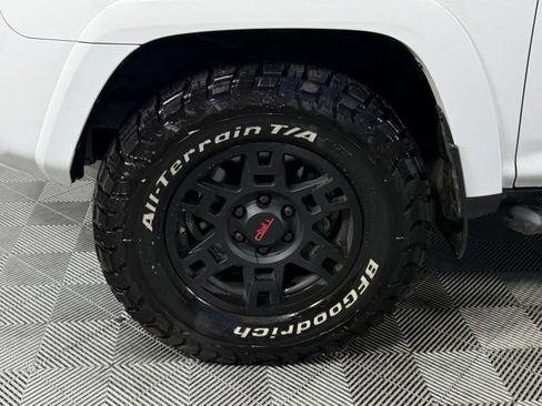 Used 2020 Toyota 4Runner TRD Off-Road Premium w/ Moonroof Package AWD/4WD image 14