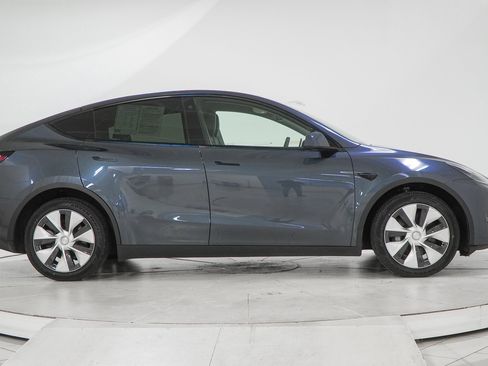 Used 2023 Tesla Model Y Long Range image 15