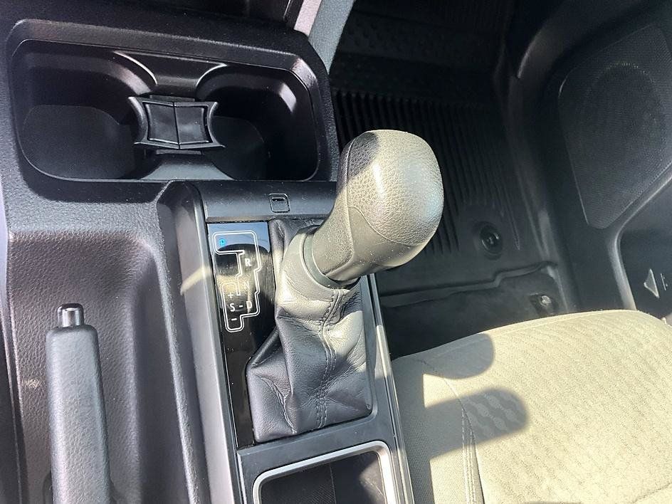 Used 2021 Toyota Tacoma SR AWD/4WD image 24