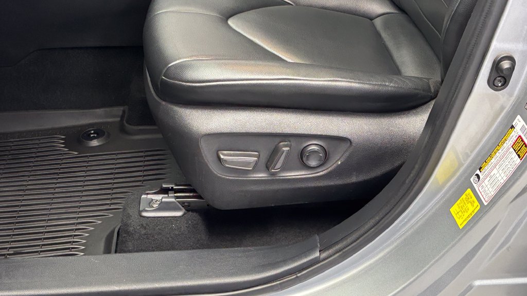 Certified 2021 Toyota Highlander XLE AWD/4WD image 14