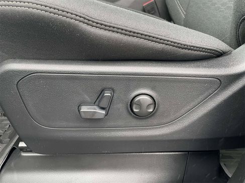 New 2026 RAM 1500 4x4 Crew Cab image 23