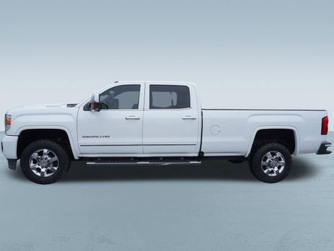 Used 2019 GMC Sierra 3500 Denali w/ Duramax Plus Package image 4