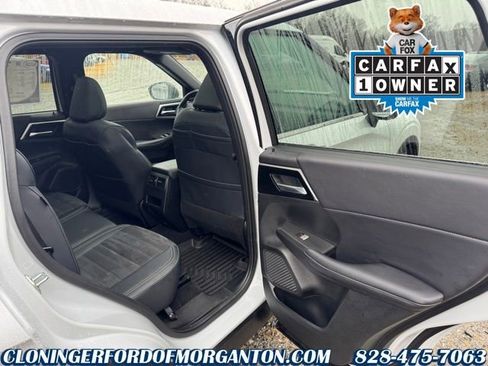 Used 2024 Mitsubishi Outlander SE Black Edition image 18