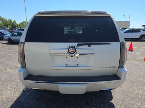 Used 2014 Cadillac Escalade Premium AWD/4WD image 5