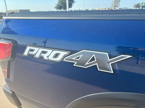 Used 2021 Nissan Titan PRO-4X w/ Pro-4x Convenience Package AWD/4WD image 6
