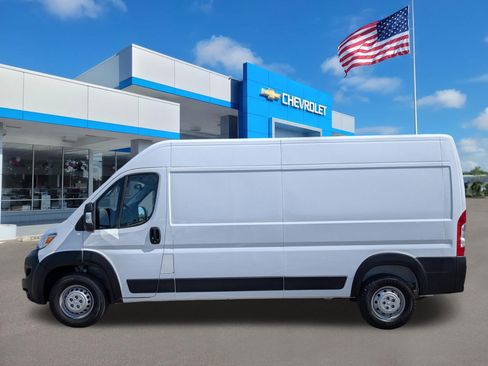 Used 2025 RAM ProMaster 2500 w/ Convenience Group image 7