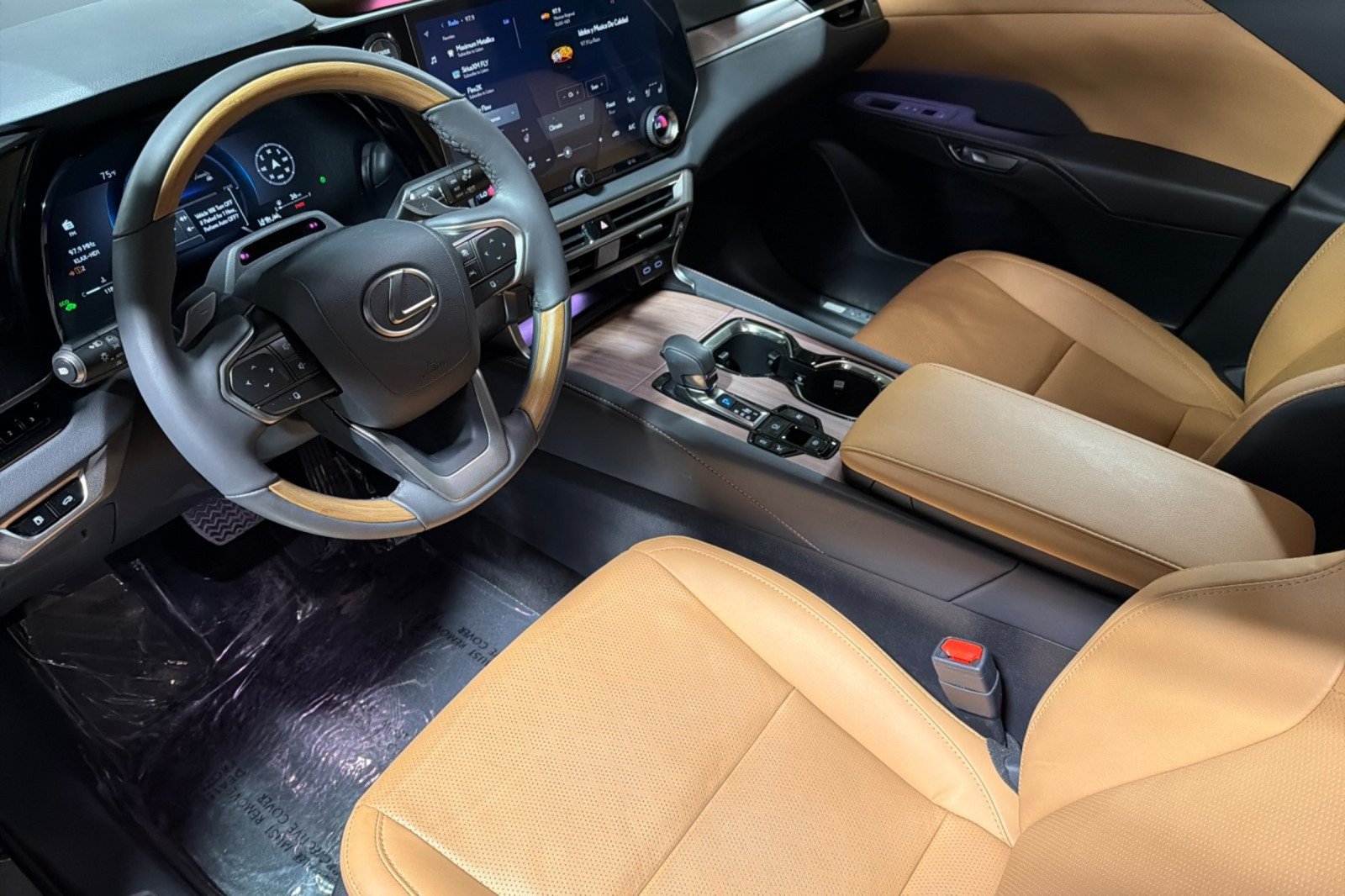 Used 2025 Lexus RX 350 w/ Convenience Package AWD/4WD image 9