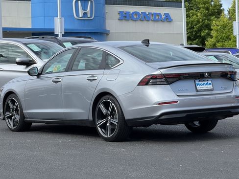 Used 2024 Honda Accord Sport image 3