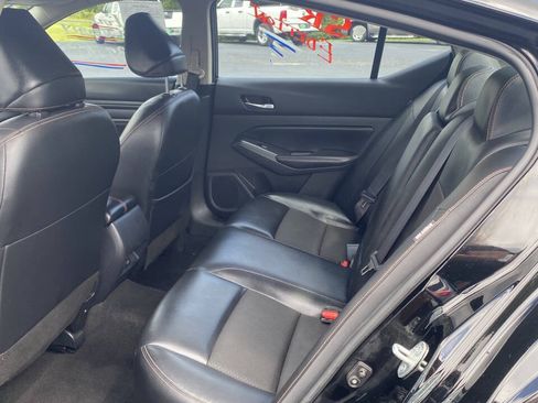 Used 2022 Nissan Altima 2.5 SR FWD image 14