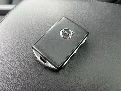 Certified 2023 Volvo XC60 B5 Core w/ Climate Package image 32