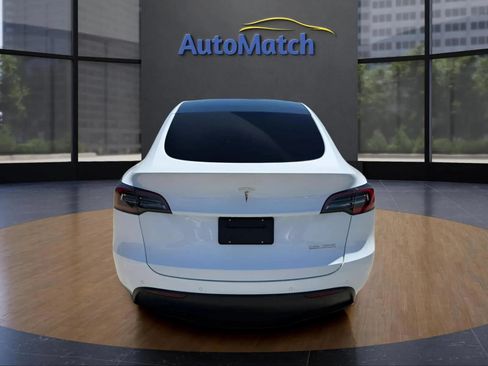 Used 2022 Tesla Model Y Performance AWD/4WD image 9