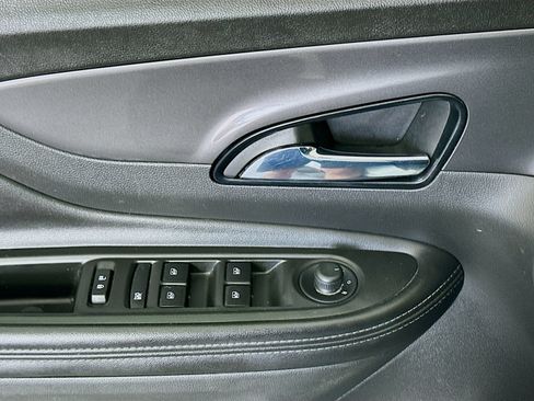Used 2021 Buick Encore Preferred FWD image 18